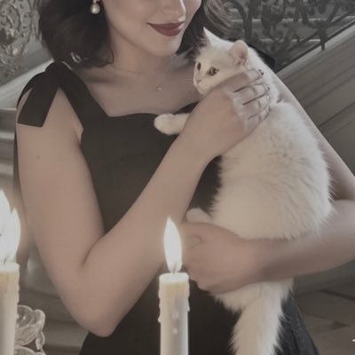 قمّرا .. ورى دهم السحايب تذرى