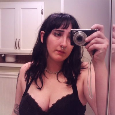 whippits4oxygen's profile picture. i smoke cigarettes like i eat pussy, all the way to the butt