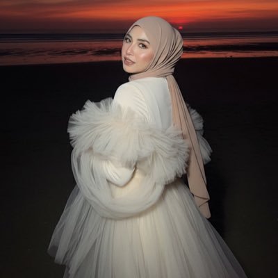 ShaminaMinaEhEh's profile picture. 🌸 Nor Azmina Nadia Tazol Azmi 🌸

Do not trust easily, not everyone approaches you sincerely 💞