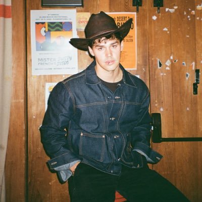 boysssxj's profile picture. 