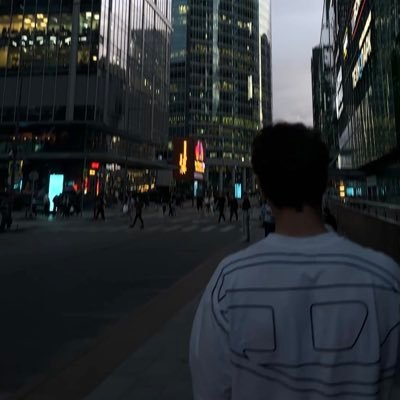 skhirtlla's profile picture. Still Twitter for me