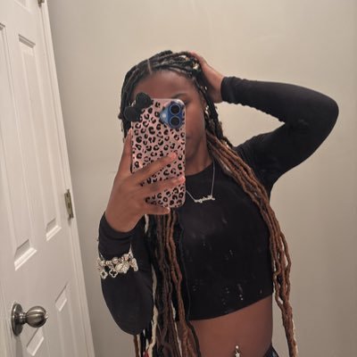 whattfghost's profile picture. 