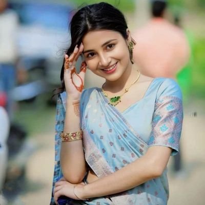 AartiDevi356916's profile picture. 