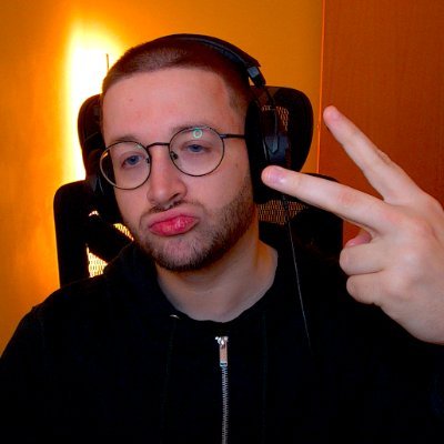 Streamer, Master of Formations | Music Reactor | Thumbnail Designer (DMs open)