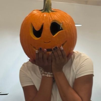 moonxrayes Profile Picture