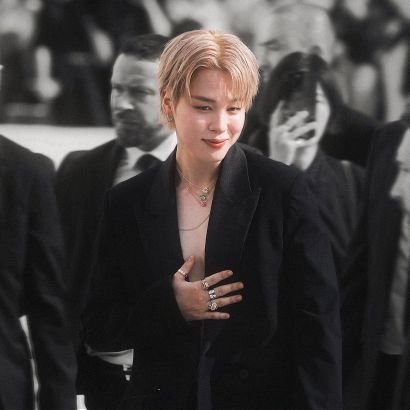 romivm22's profile picture. 