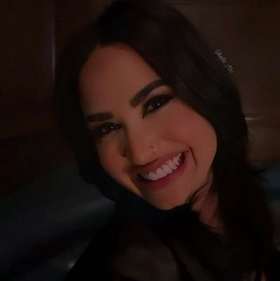moodfsther's profile picture. 