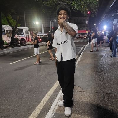 eulipizin's profile picture. sou apenas um anti-herói universitário tentando administrar o tempo