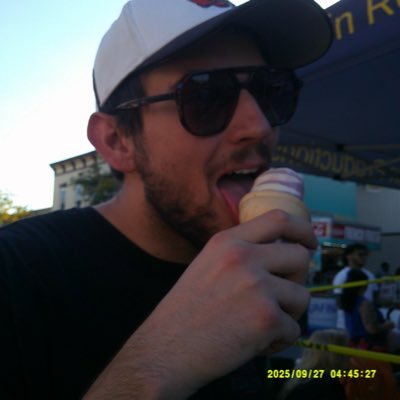 RuheDan's profile picture. Learning to count, can’t figure out why 7 ate 9