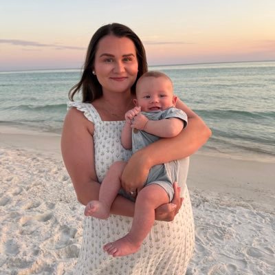 shanapharis_'s profile picture. wife & mama 🤍