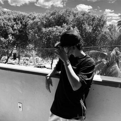 zwlobo46158's profile picture. 