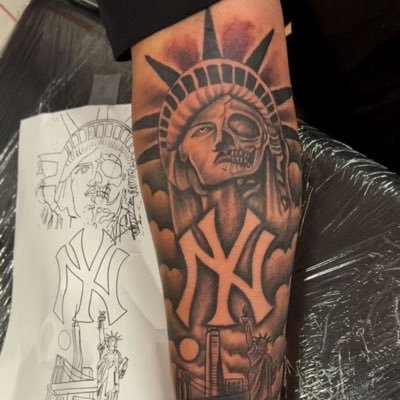 NYY• NYG• NYR• Chicago Bulls. I love all fanbase and meeting new people! It’s a blessing and a curse to be on this thing! Tweets are my own. Follow for follow!?