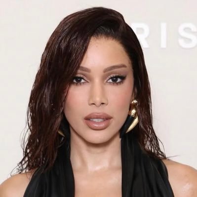 imwilloou's profile picture. Fan of the biggest singer in Brazil ✦ ✧✯ ✰ 𖤓 𖦹 𖡼 𖣔 𓇼 𓆉 𖠋