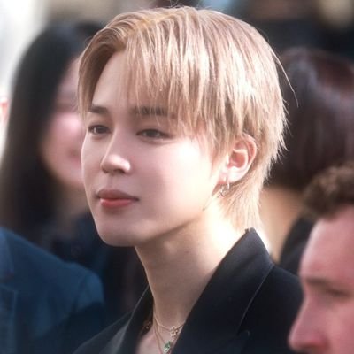 bangtanssoul_'s profile picture. stan & love bangtan 💜
@BTS_twt only !!