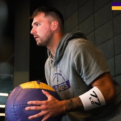ObserveLuka's profile picture. #1 Luka Fan
#BillsMafia
#Lakeshow