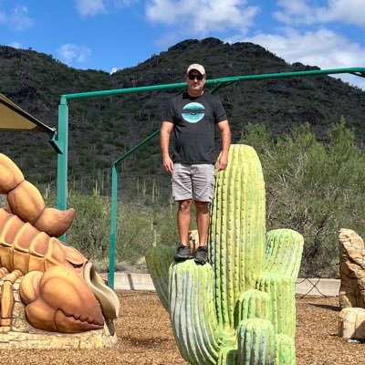 DaveReynol828's profile picture. A real, actual human since the early 1980s.