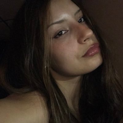 chica malvada 10/10 pero con un trauma severo y varias enfermedades mentales debilitantes