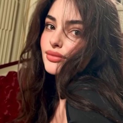 ' جَميـلة الوَصاايف ' بين الغيـد دولة مسّتقله .