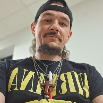 77MrLoseSkrew66's profile picture. Jester average fungi.  joker, smoker, midnight toker living life on the run but sure wont hurt a 1. Outlaw of the land warrior n law of Yahweh the way to peace