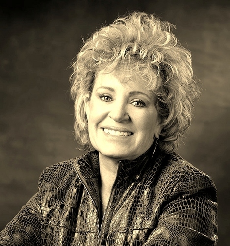 mekarabatsos's profile picture. 