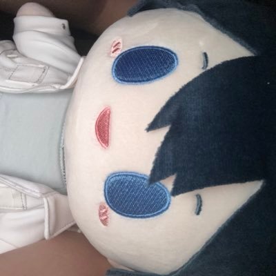 vvdetsumugi's profile picture. 我相信我将会看到彩虹的秘密
