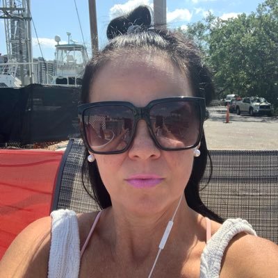 TheJenniferToca's profile picture. Me