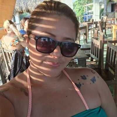 Cada quien hace de su vida una flor,tu vida no es mi problema ,la mia si ,no confies en el mañana ,es en el hoy para llegar al mañana 🫶🙌💋