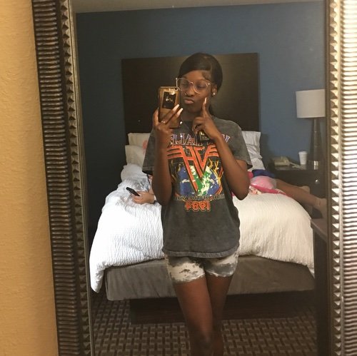 yofavdarkskinn4's profile picture. 