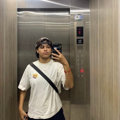 Michelookkk's profile picture. un futbolista sin futuro 😸