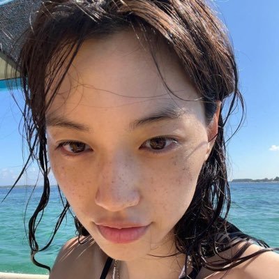 sutrawberii's profile picture. 20 ‧₊˚♡🫧 edtwt. bmi fat