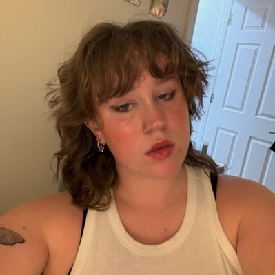 head_empty_'s profile picture. dyke enthusiast