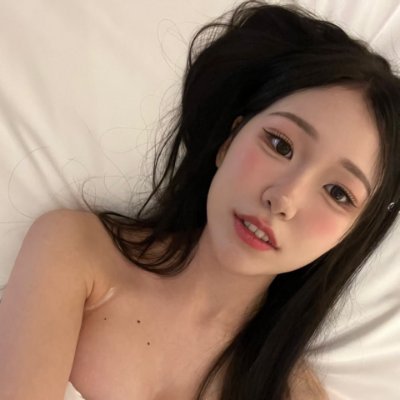 celbkk19's profile picture. 来交友  满足个人性瘾  生活里却是一个俏皮可爱的热爱生活的每一面，钟情于交友、旅行、运动，以及一切美好的事物的美少女