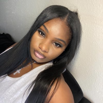 G I R L MOM .