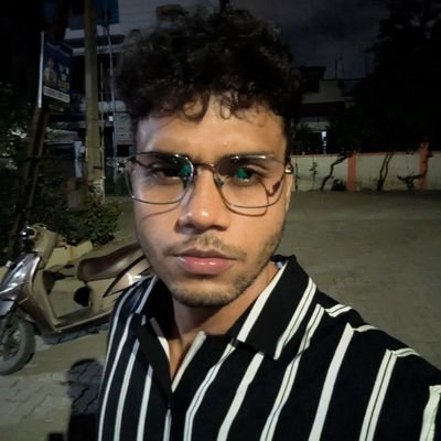 dingdongdole's profile picture. I lick my lips more than heath ledger as the joker