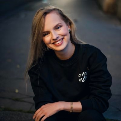 PavlPavlova's profile picture. 