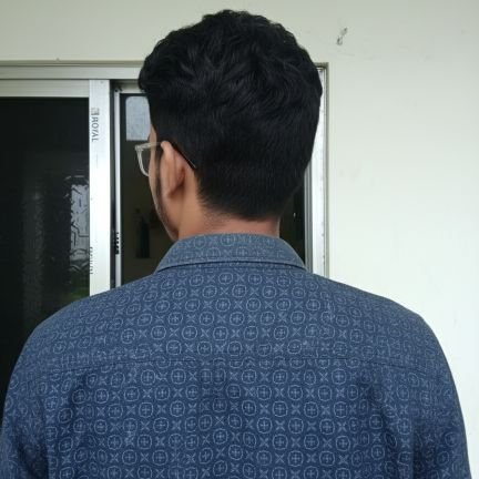 GunjeshTech's profile picture. Btech Grad 🎓