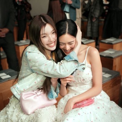 justhsnanrl's profile picture. don't stop when we are tired🦋