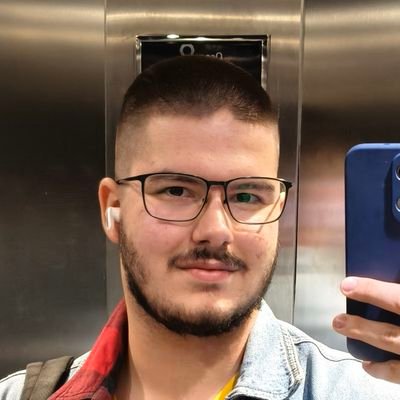 schoceeft_'s profile picture. gros gourmand gay, unholy virgin, disgruntled bulgarian, étudiant en lettres françaises 🫩 | pv @bogdeux