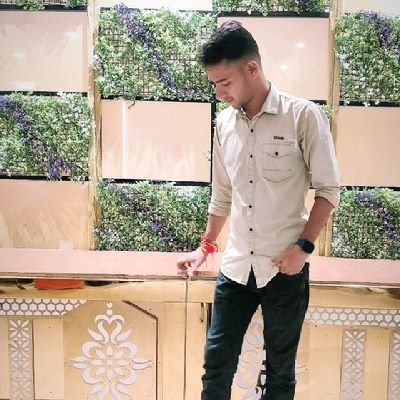 mishrashashank_'s profile picture. Web Developer  | All I see is money, everything else is bg noise