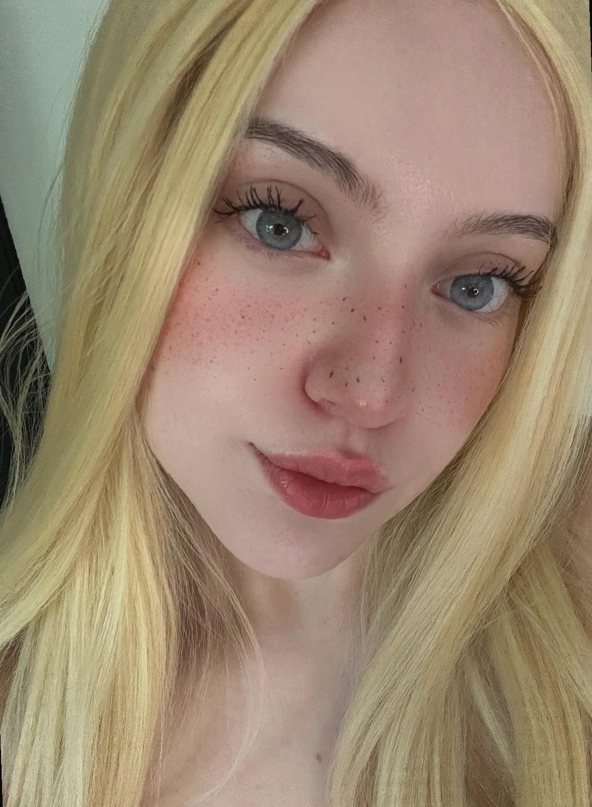 2982Yonezawa's profile picture. teaching clouds to twerk and giving hugs to volcanoes (ﾉ◕ヮ◕)ﾉ*:･ﾟ✧