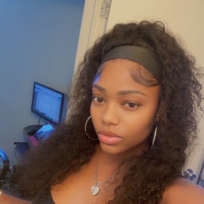 superwomanJaee's profile picture. 