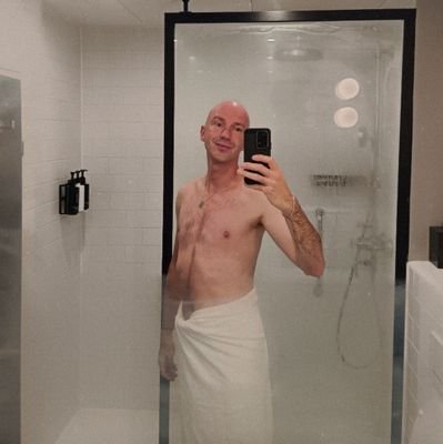 Alen96852292's profile picture. Big cock White