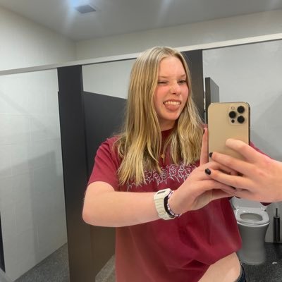 Addi_T21's profile picture. Bum.