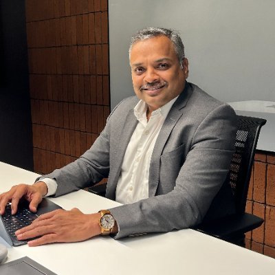 simplykpkp's profile picture. Simply loves tech and innovation.