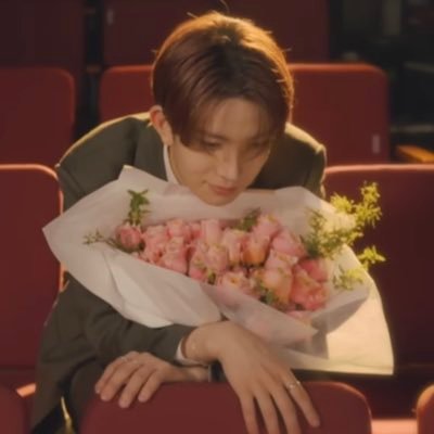 Ly__ts93's profile picture. 