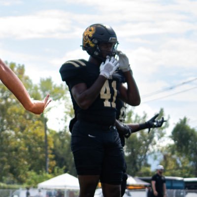 jabarihenry27's profile picture. Playmaker in the portal with 4 years left true freshman  | 6’5 245 |ncaa id # 2302786611