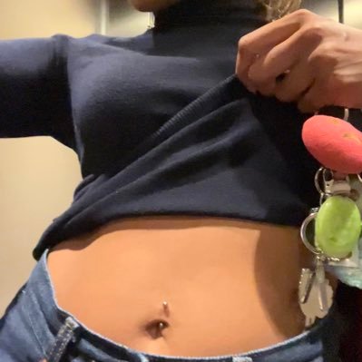 inossitox's profile picture. parfois je sais pas et c’est okay