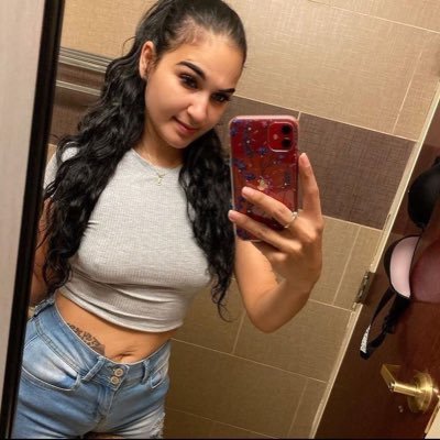 Isabellata58844's profile picture. 