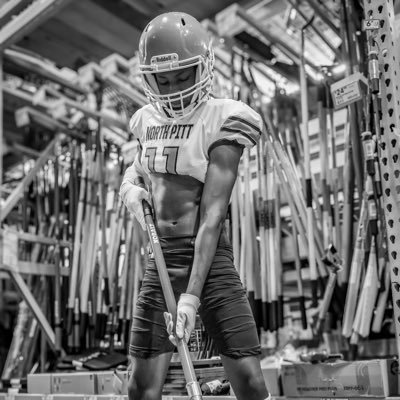 DavonneH11's profile picture. WR/DB | 6’2 175 | 🎓2026 | 3.2 GPA | CONTACT(S) 252-503-8355 / vonnyboy8@gmail.com