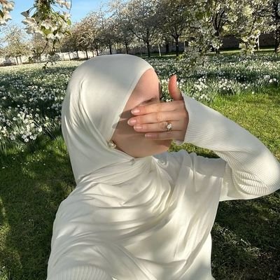 ﴿ فَلَا تَعْلَمُ نَفْسٌ مَّا أُخْفِيَ لَهُم مِّن قُرَّةِ أَعْيُنٍ ﴾🌿.